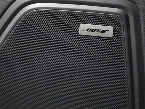 New 2026 Porsche Macan AWD/4WD image 16