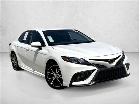 Used 2023 Toyota Camry SE w/ Convenience Package FWD image 11