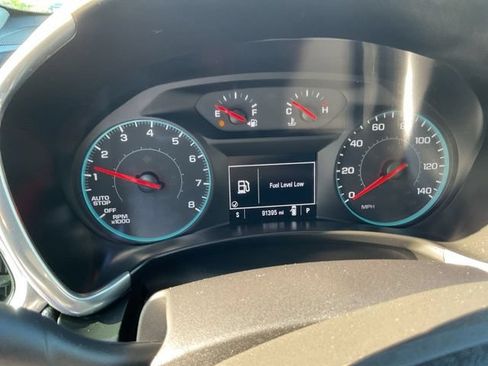 Used 2018 Chevrolet Equinox LT FWD image 16