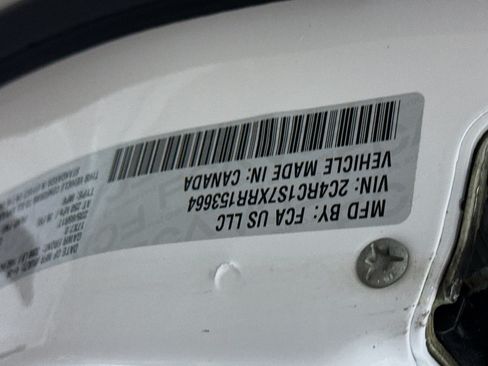 Used 2024 Chrysler Pacifica Limited FWD image 38