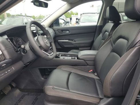 Certified 2025 Nissan Pathfinder SL w/ Cargo Package AWD/4WD image 23