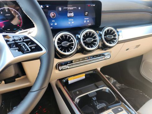 New 2026 Mercedes-Benz GLB 250 4MATIC image 25