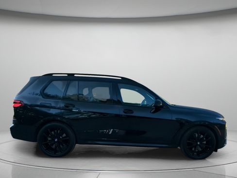 Used 2025 BMW X7 M60i AWD/4WD image 32