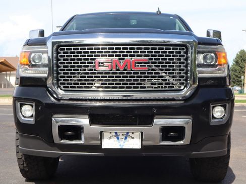Used 2016 GMC Sierra 2500 Denali w/ Duramax Plus Package AWD/4WD image 13