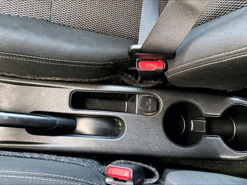 Used 2017 Nissan Versa SV image 33