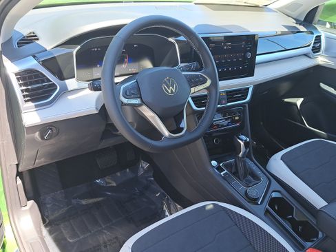 New 2026 Volkswagen Taos SE AWD/4WD image 15