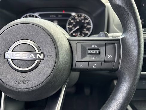Used 2023 Nissan Rogue S AWD/4WD image 16