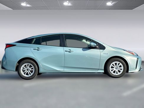 Used 2022 Toyota Prius LE image 6