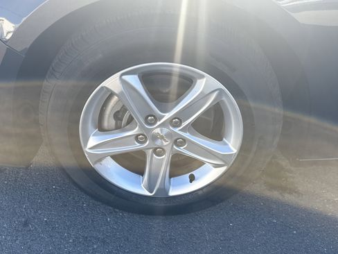 Used 2023 Chevrolet Malibu LT image 10