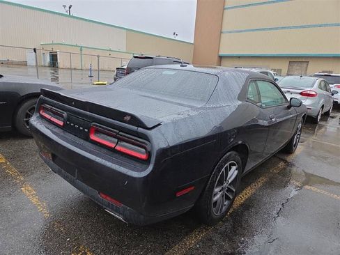 Used 2019 Dodge Challenger SXT AWD/4WD image 4
