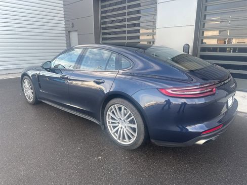 Used 2019 Porsche Panamera 4 image 3