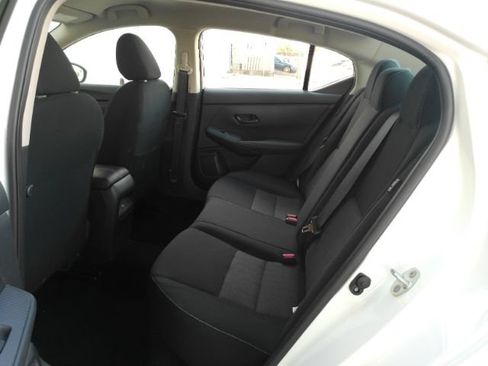 Used 2025 Nissan Sentra SV FWD image 16