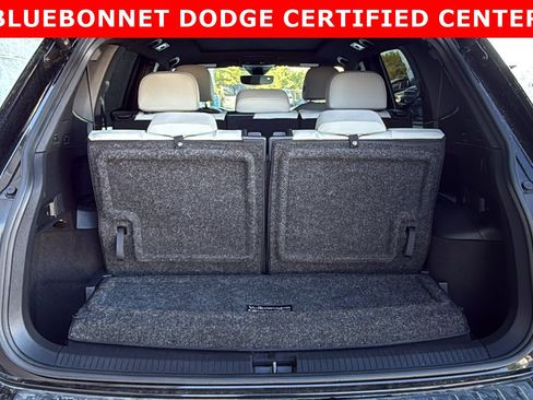 Used 2022 Volkswagen Tiguan SE R-Line image 25