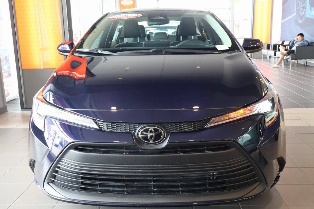 Used 2026 Toyota Corolla LE FWD image 2