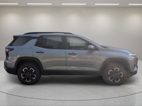 New 2026 Chevrolet Equinox ACTIV image 2