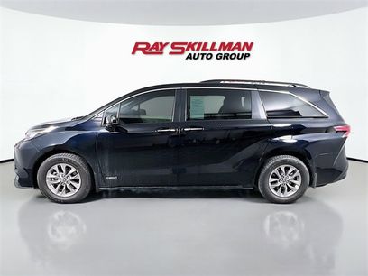 Used 2021 Toyota Sienna XLE