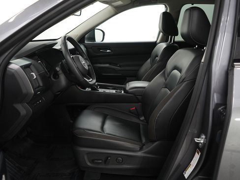 Used 2023 Nissan Pathfinder SL w/ SL Premium Package image 15