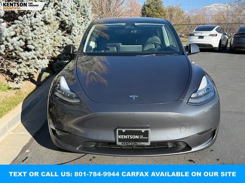 Used 2022 Tesla Model Y Long Range image 2