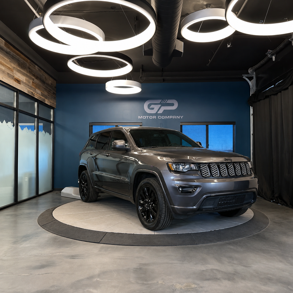Used 2021 Jeep Grand Cherokee Laredo X AWD/4WD image 1