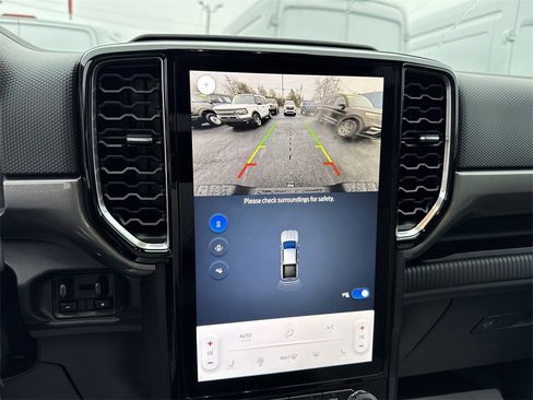 New 2025 Ford Ranger XLT w/ Equipment Group 301A High image 17