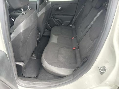 Used 2020 Jeep Renegade Altitude FWD image 14