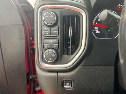 Used 2022 Chevrolet Silverado 1500 LT w/ Z71 Off-Road Package AWD/4WD image 17