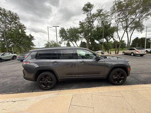 Used 2023 Jeep Grand Cherokee L Altitude AWD/4WD image 7