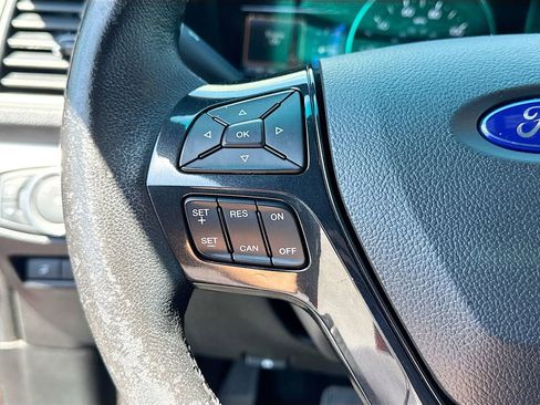 Used 2016 Ford Explorer XLT w/ Equipment Group 202A AWD/4WD image 8