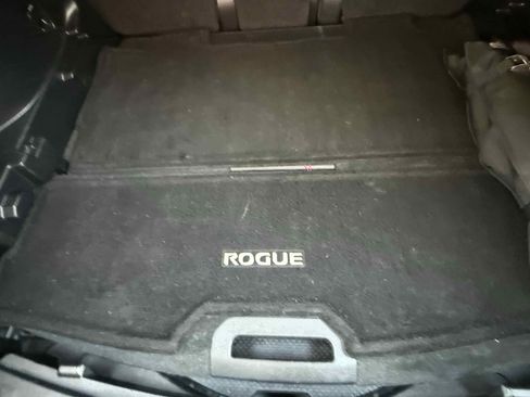 Used 2017 Nissan Rogue SV FWD image 69