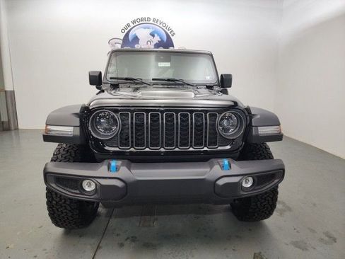 New 2025 Jeep Wrangler Unlimited Rubicon 4xe w/ Convenience Group AWD/4WD image 9