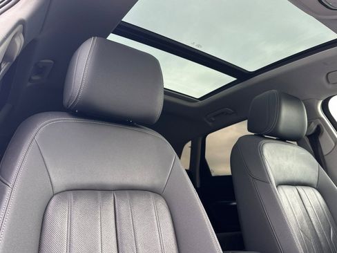 Used 2019 Audi e-tron Premium Plus w/ Cold Weather Package image 20