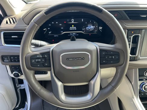 Used 2024 GMC Yukon Denali w/ Advanced Technology Package AWD/4WD image 18