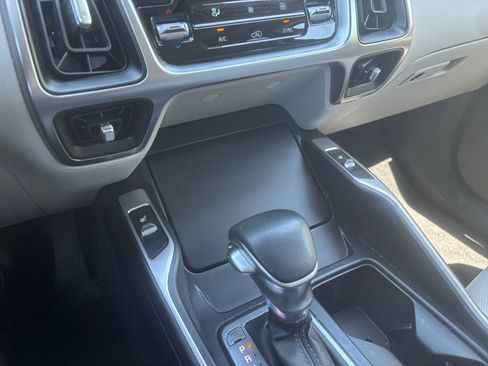 Used 2023 Kia Sorento S w/ Panoramic Sunroof Package image 27