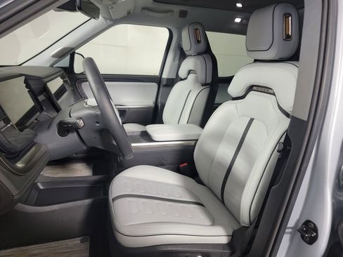 Used 2024 Rivian R1T Adventure AWD/4WD image 20