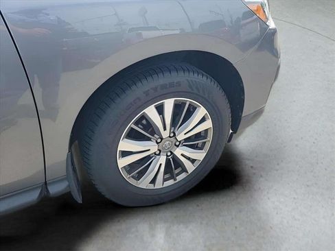 Used 2019 Nissan Pathfinder S AWD/4WD image 28