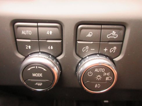 New 2026 GMC Sierra 1500 AT4 w/ AT4 Premium Package image 17