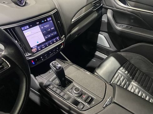 Used 2022 Maserati Levante Trofeo AWD/4WD image 8