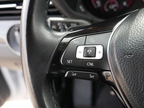 Used 2020 Volkswagen Passat 2.0T R-Line FWD image 25