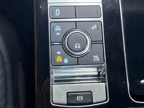 Used 2018 Land Rover Range Rover Supercharged image 37