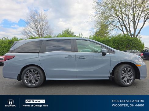 New 2026 Honda Odyssey Touring image 18