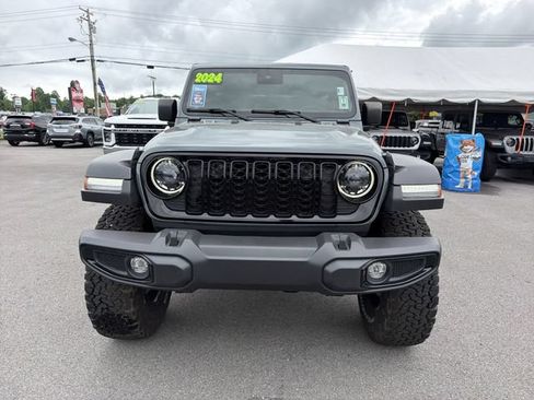 Used 2024 Jeep Wrangler Unlimited Sport AWD/4WD image 2