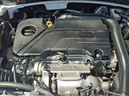 Used 2020 Chevrolet Malibu LT FWD image 29