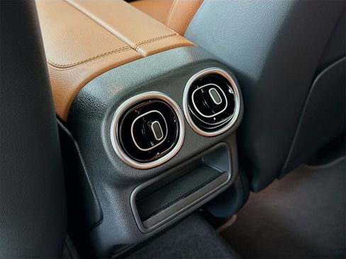 New 2026 Mercedes-Benz GLC 300 image 28