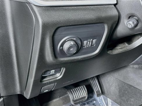 Used 2024 Jeep Grand Cherokee Limited w/ Luxury Tech Group II AWD/4WD image 39
