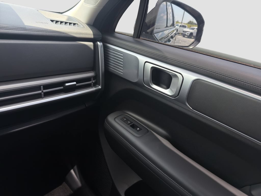 Used 2024 Hyundai Santa Fe SEL FWD image 17
