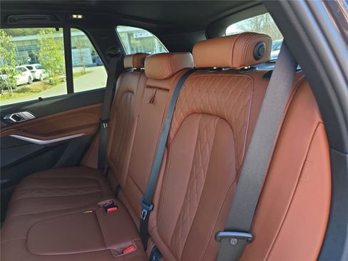 Used 2021 BMW X5 M50i w/ Executive Package image 12