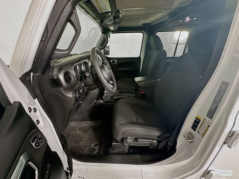 Used 2023 Jeep Wrangler Unlimited w/ Cold Weather Group AWD/4WD image 13