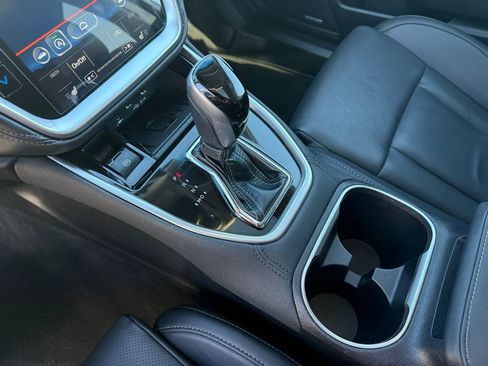 Used 2021 Subaru Outback Limited image 18