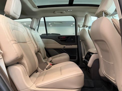 Used 2022 Lincoln Aviator Reserve RWD image 12