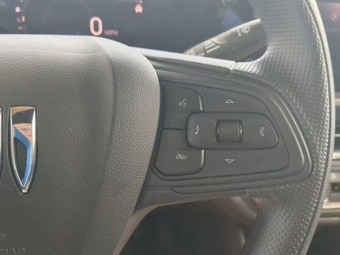 Used 2025 Buick Envista Preferred w/ Convenience II Package FWD image 24